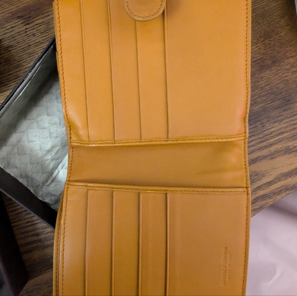 BOTTEGA VENETA Intrecciato Leather Wallet - Picture 5 of 8